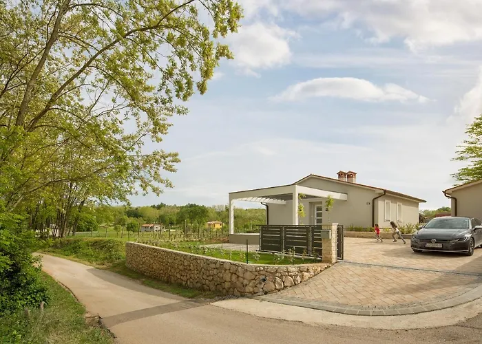 Meadow Labin (Istria)